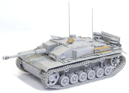 Dragon 6644 StuG III Ausf.F8 Late Production w/Winterketten (1:35)