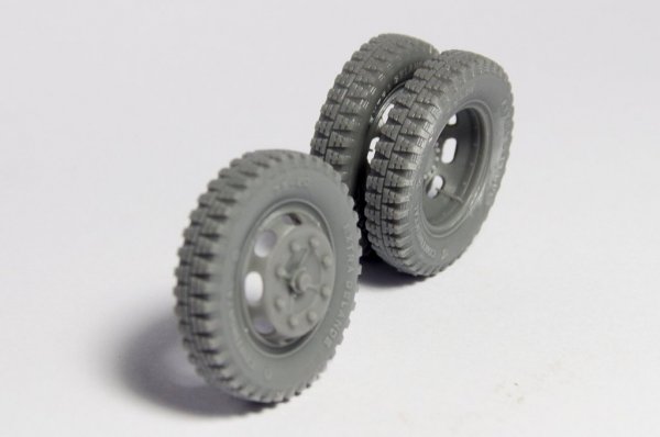 Panzer Art RE35-351 KHD 3000S road wheels (gelande pattern) 1/35