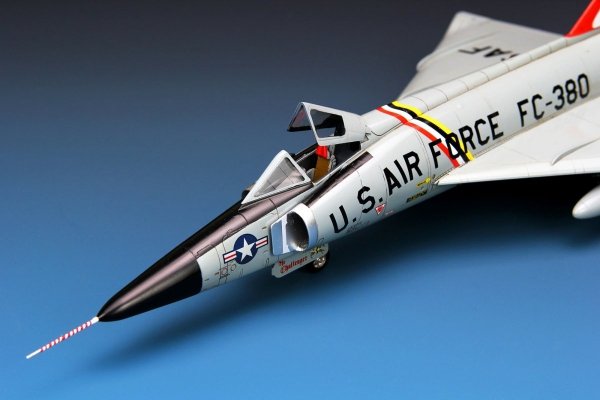 Meng Model DS-003 F-102A (CASE X) 1/72