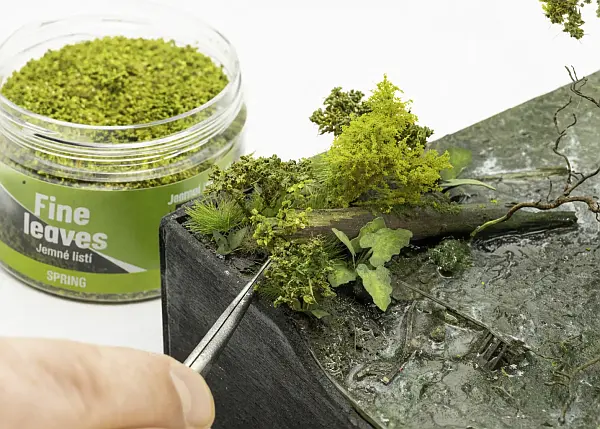 Model Scene 750-11 Fine Leaves - Light Green 120 ml