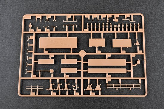 Trumpeter 09538 Sd.Kfz.8 (DB9)Half-Track Artillery Tractor 1/35