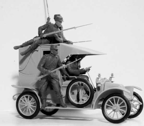 ICM 35705 French Infantry on the march (1914) (4 figures) 1/35