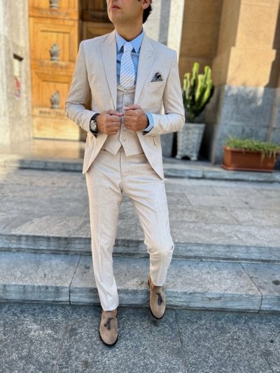 Elegancki garnitur męski, trzyczęściowy - Kolor piaskowy - Made in Italy