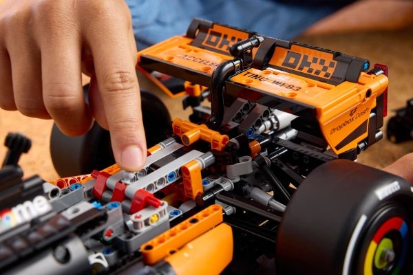 LEGO 42228 Technic Bolid McLaren MCL39 F1®