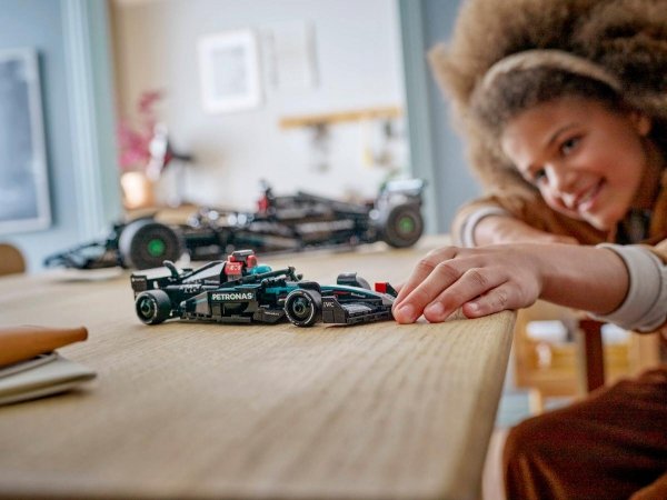 LEGO 77244 Speed Champions Bolid F1 Mercedes-AMG W15