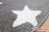 duża gwiazda na dywanie