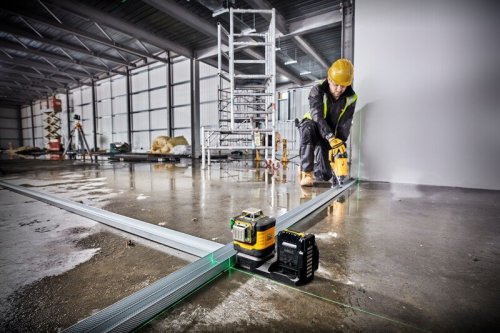 LASER LINIOWY 3-PŁASZCZYZNOWY 12/18V  ZIE. WIĄZKA XR 1*2.0AH