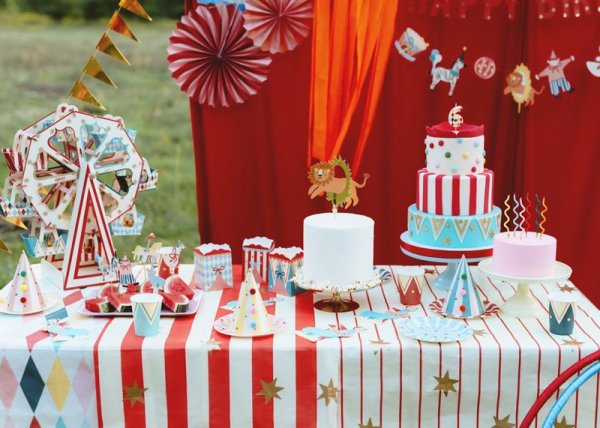 Dekoracje do muffinek Cyrk, 9-11,5 cm, mix (1 karton / 40 op.) (1 op. / 6 szt.)