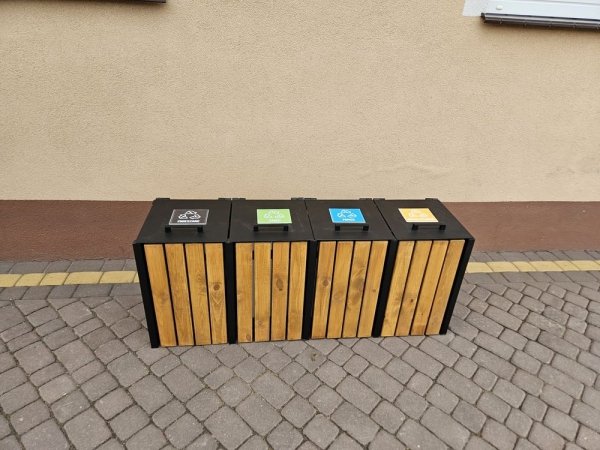 3 komorowy kosz parkowy miejski do segregacji odpadów z pokrywami metalowy drewniany ocynk 3 x 45L 