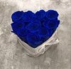 Niebieskie wieczne róże w małym boxe heart