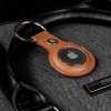Crong Leather Case with Key Ring – Skórzane etui ochronne brelok do Apple AirTag (brązowy)