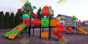 Plac zabaw 28
