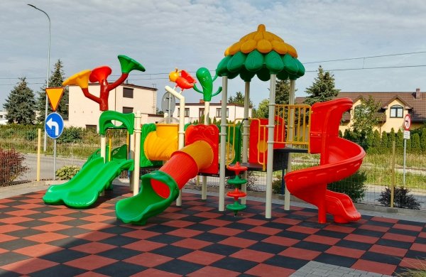 plac zabaw safari 07 zestaw zabawowy dla dzieci zjeżdżalnia i wieża plac zabaw szkolny