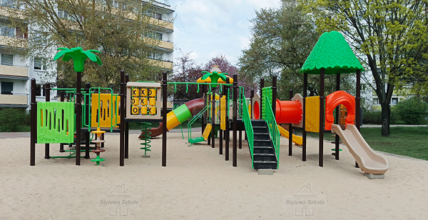 plac zabaw, plac zabaw przedszkolny, place zabaw do przedszkoli, place zabaw z certyfikatem, plac zabaw metalowy, place zabaw producent, plac zabaw z certyfikatem, plac zabaw safari 03