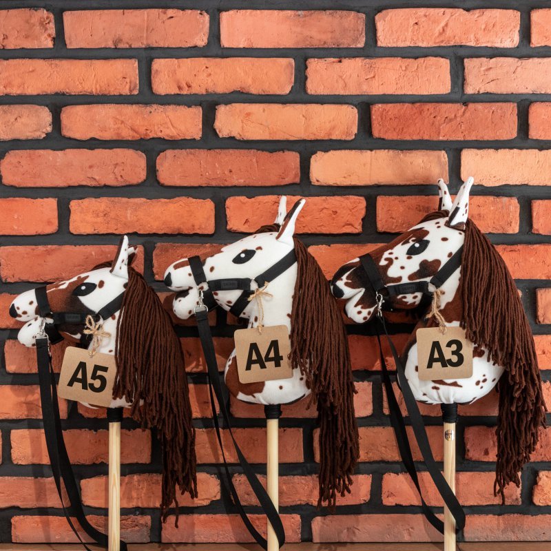 Hobby Horse Skippi - koń na kiju - Gniado-srokaty A5