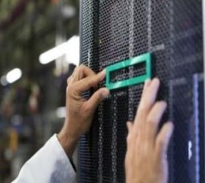 Hewlett Packard Enterprise Zestaw klatki na napęd Premium z tacą środkową  v2 8SFF BC Mid DL385 G10+ P38847-B21