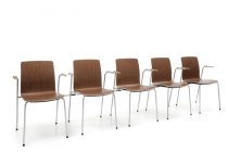 com krzesła konferencyjne K12 na nogach z podłokietnikami sala konferencyjna poczekalnia sklejka orzech