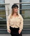 beżowy sweter 