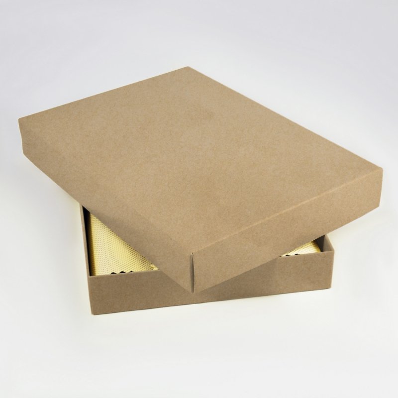 ozdobne pudełko do kalendarza ze skóry