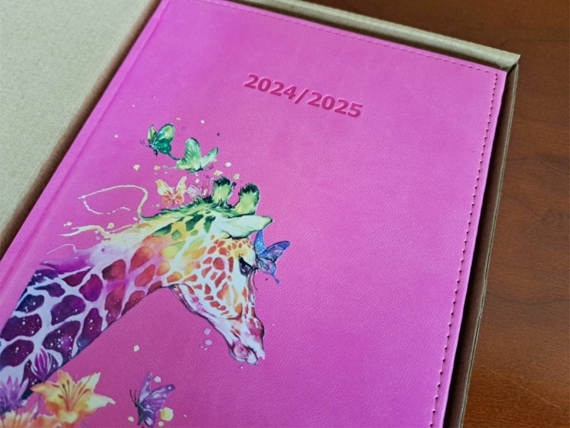 Kalendarz nauczyciela 2024/2025 A5 tygodniowy oprawa VIVELLA seledynowa Z DEDYKACJĄ