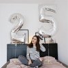 Balon-urodzinowy-na-hel-cyfry-7-76-cm-srebrny-3
