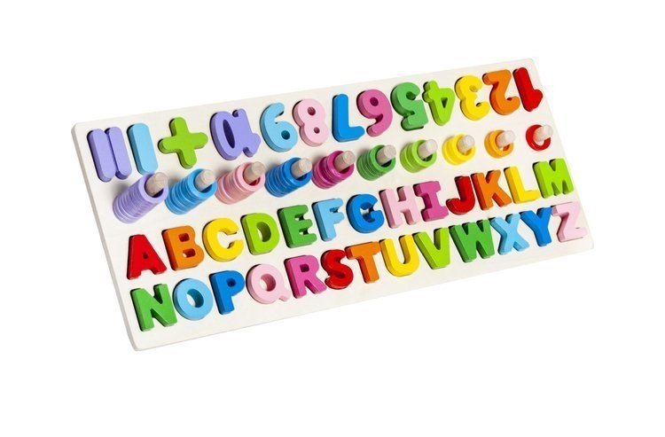 Układanka-drewniana-alfabet-i-cyfry