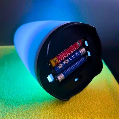 Kolorowa lampka nocna do sypialni dla dziecka