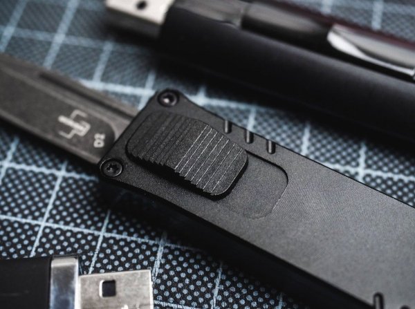 Nóż Böker Plus USA USB OTF