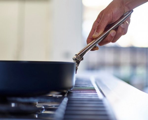 Joseph Joseph Patelnia 28cm ze składanym uchwytem Space