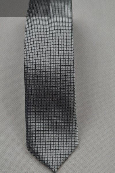Krawat srebrny tłoczony