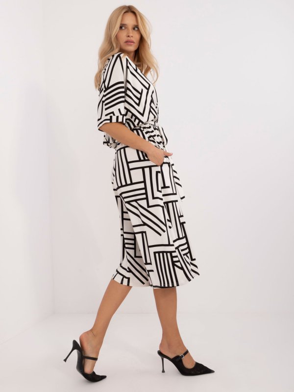Kombinezon-LK-KO-509727.91-ecru rozmiar - L/XL