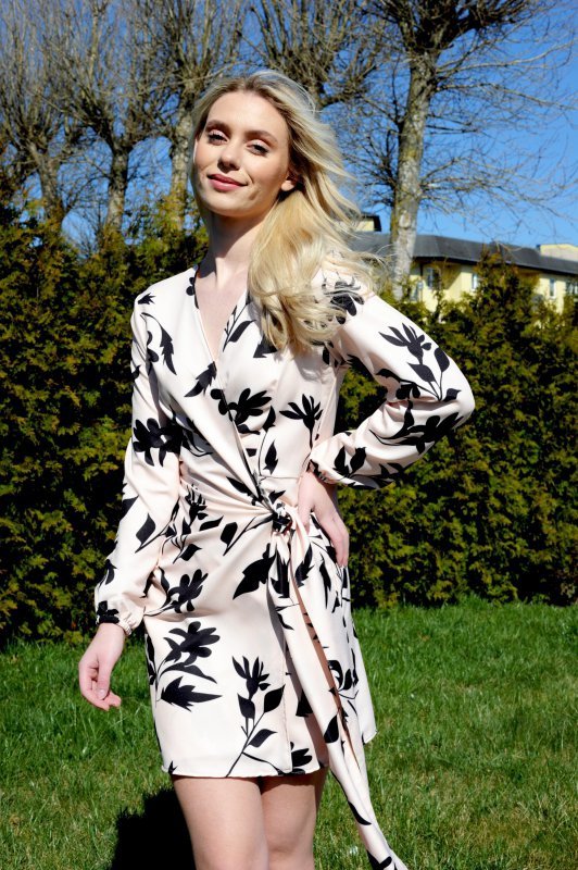 Merribel elegancka sukienka z motywem kwiatów Sowina Beżowa/Beige rozmiar - L/XL
