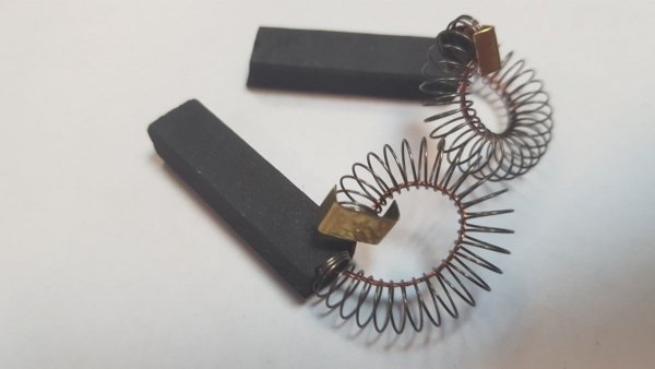 Szczotki węglowe SC01 wym.6,2x10x35