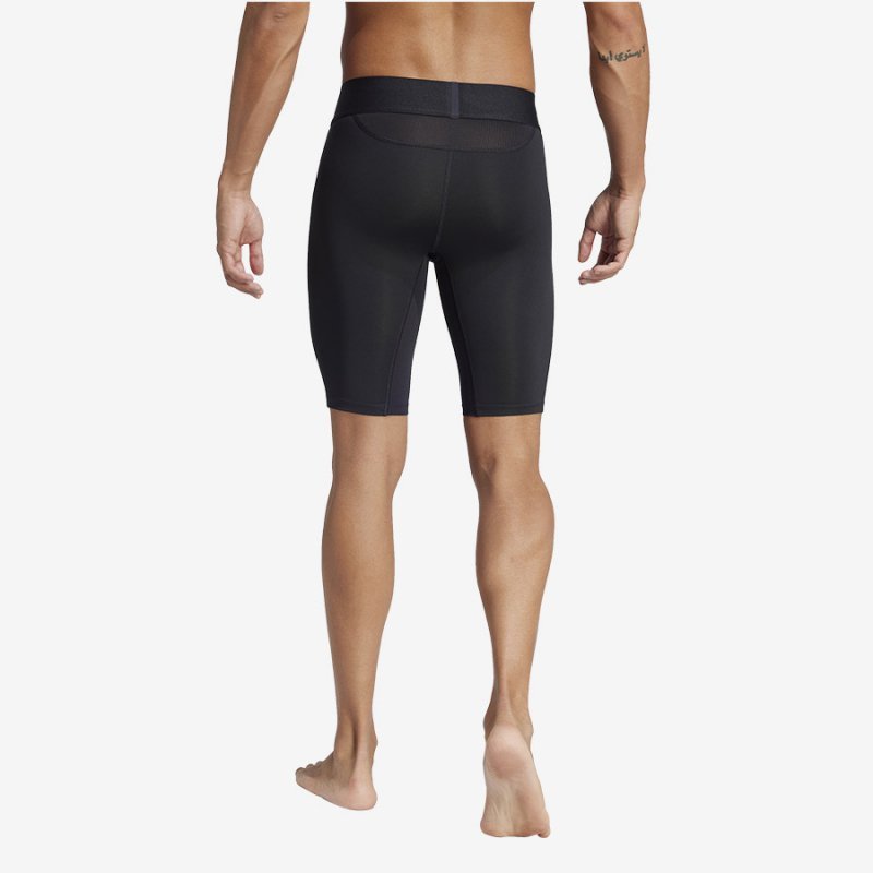 Spodenki adidas TechFit JP1477 czarny S