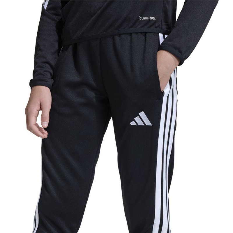 Spodnie adidas TIRO 26 Training Pants JY7117 czarny 152 cm