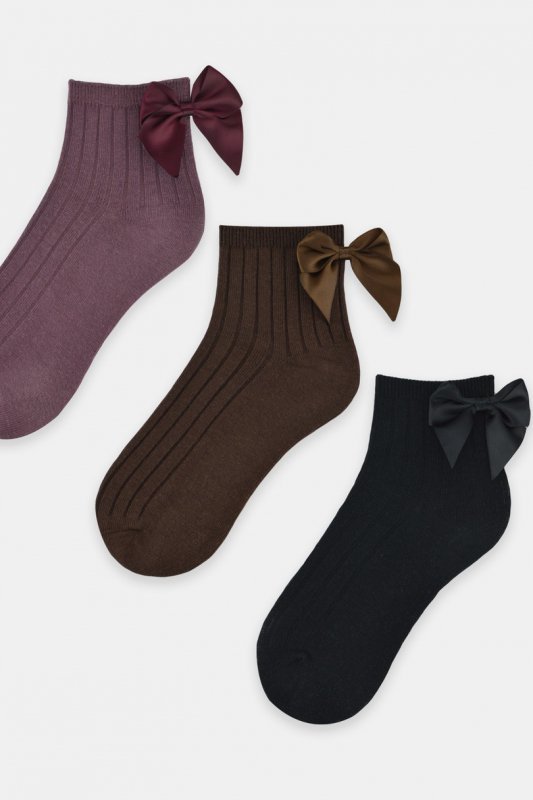 NOVITI SKARPETY BAWEŁNIANE Z KOKARDĄ SB145