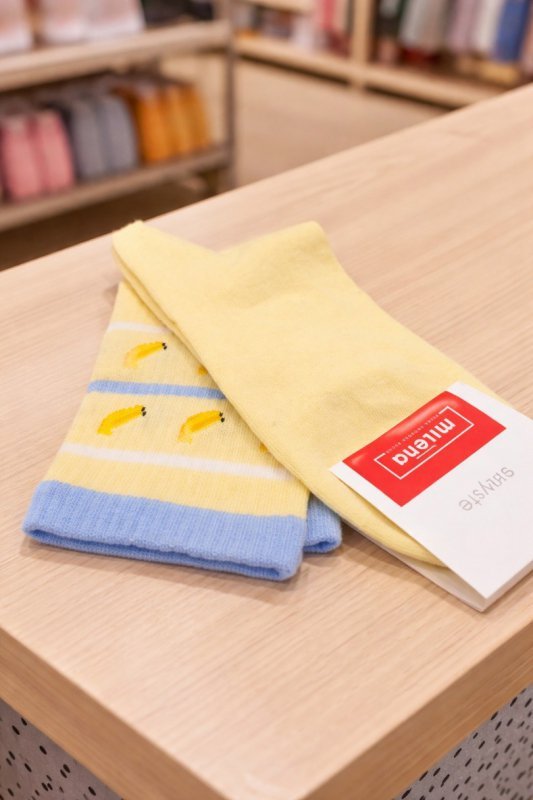 MILENA Skarpetki damskie Banany w ściągaczu 0200.234