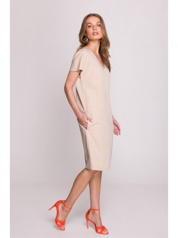 Stylove S392 Sukienka o luźnym fasonie z dekoltem V - beżowa