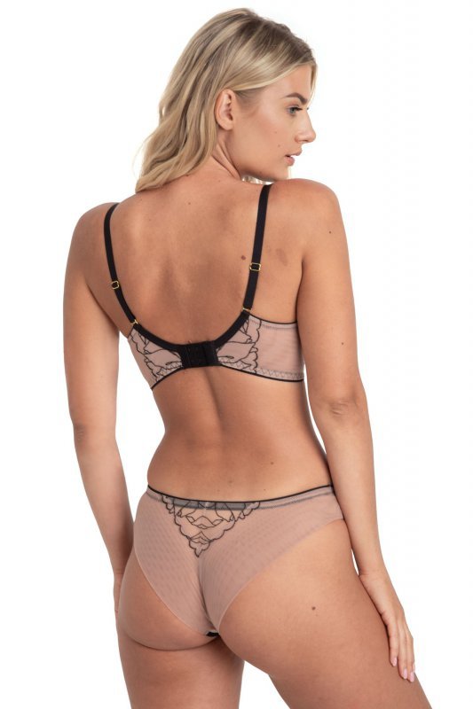 Samanta Figi tanga Irina M300 tattoo