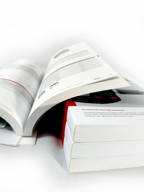 katalog 210 x 210 mm, druk pełnokolorowy obustronny 4+4, na papierze kredowym, kreda 130 g, 36 str., 40 sztuk