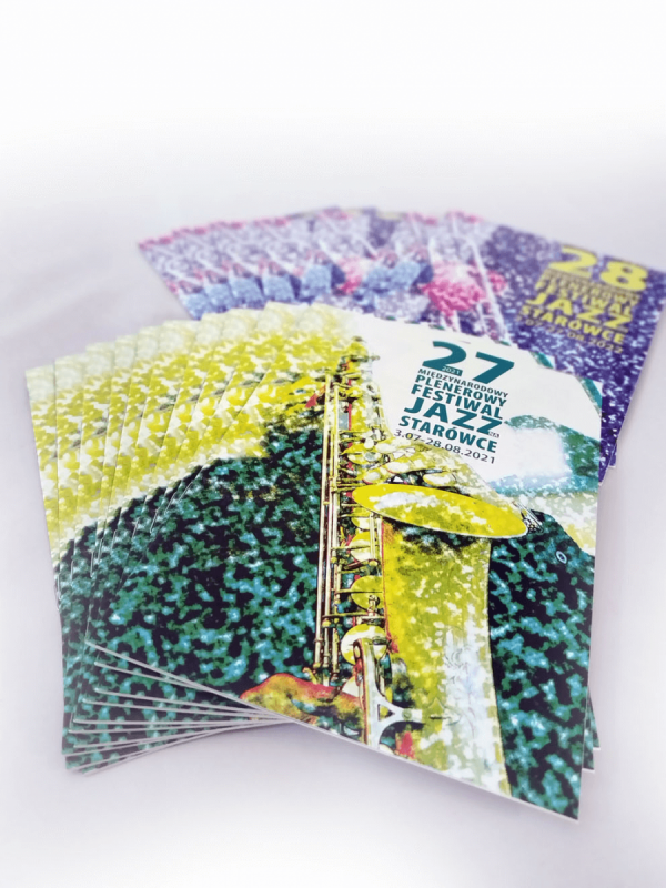 katalog 210 x 210 mm, druk pełnokolorowy obustronny 4+4, na papierze kredowym: okładka 250 g + środki 130 g, 48 str., 200 sztuk