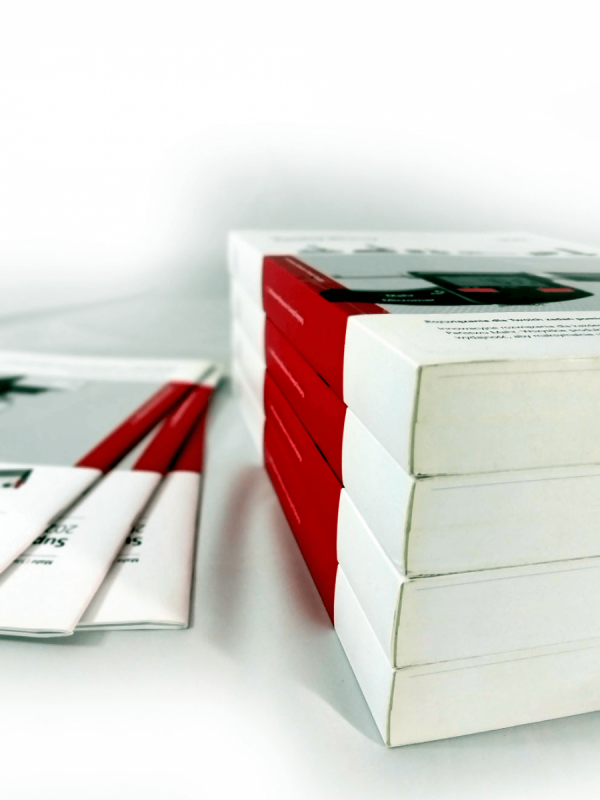 katalog 210 x 210 mm, druk pełnokolorowy obustronny 4+4, na papierze kredowym: okładka 250 g foliowana + środki 130 g, 44 str., 200 sztuk
