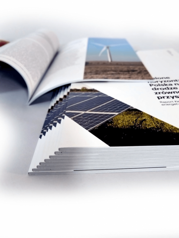 katalog 210 x 210 mm, druk pełnokolorowy obustronny 4+4, na papierze kredowym, kreda 130 g, 36 str., 250 sztuk