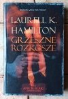 Laurell Hamilton Grzeszne rozkosze  - okładka