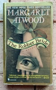  Margaret Atwood - The Robber Bride