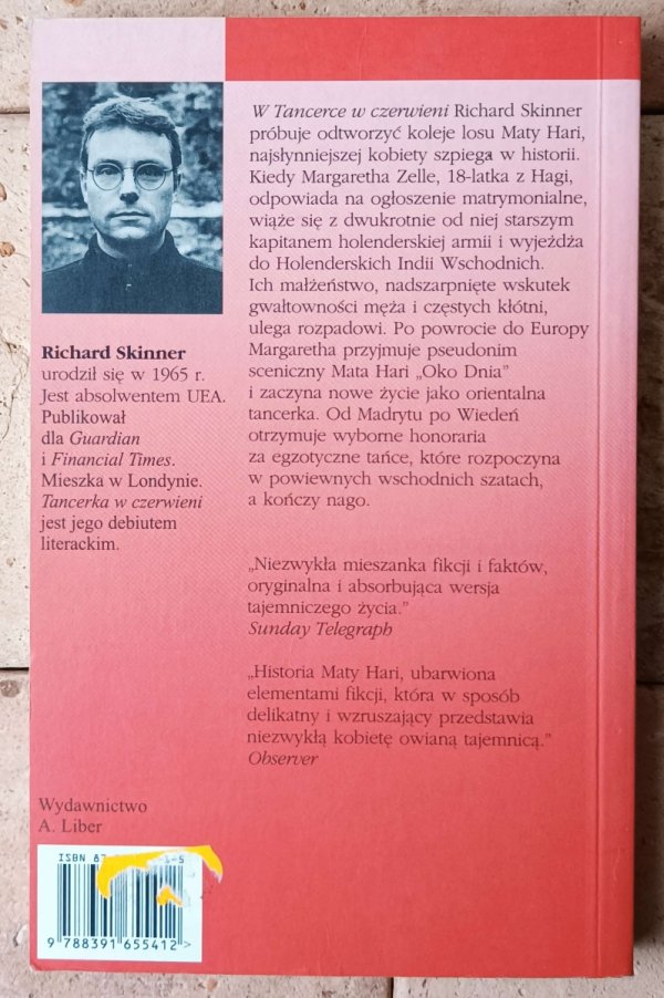 Richard Skinner • Tancerka w czerwieni - okładka