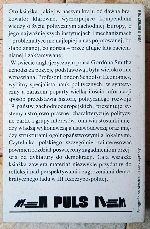 Gordon Smith • Życie polityczne w Europie Zachodniej - okładka