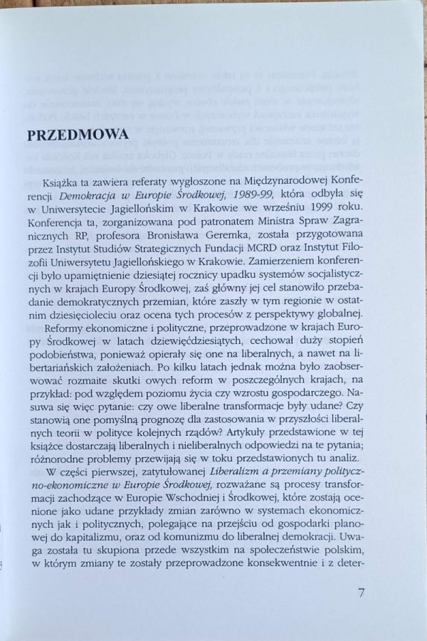 red. Justyna Miklaszewska • Demokracja w Europie Środkowej 1989-99 - przedmowa