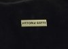 GEANȚĂ DIN PIELE tip poștaș Vittoria Gotti negru V414D