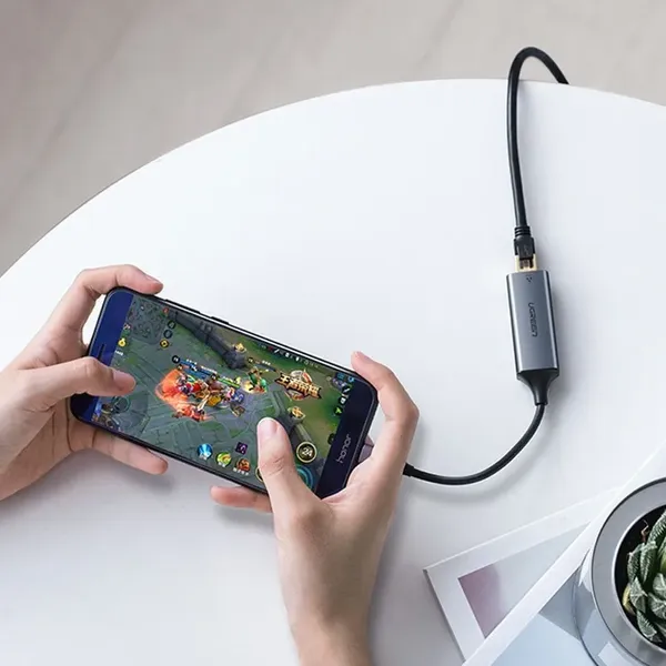 Ugreen zewnętrzna karta sieciowa  RJ45 - USB Typ C (1000 Mbps/ 1 Gbps )Gigabit Ethernet szary (CM199)